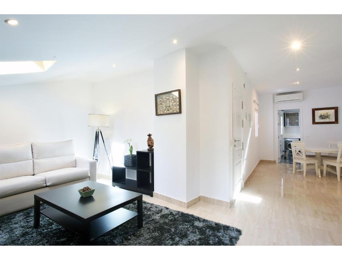 Apartamentos Unisierra Málaga Esterno foto