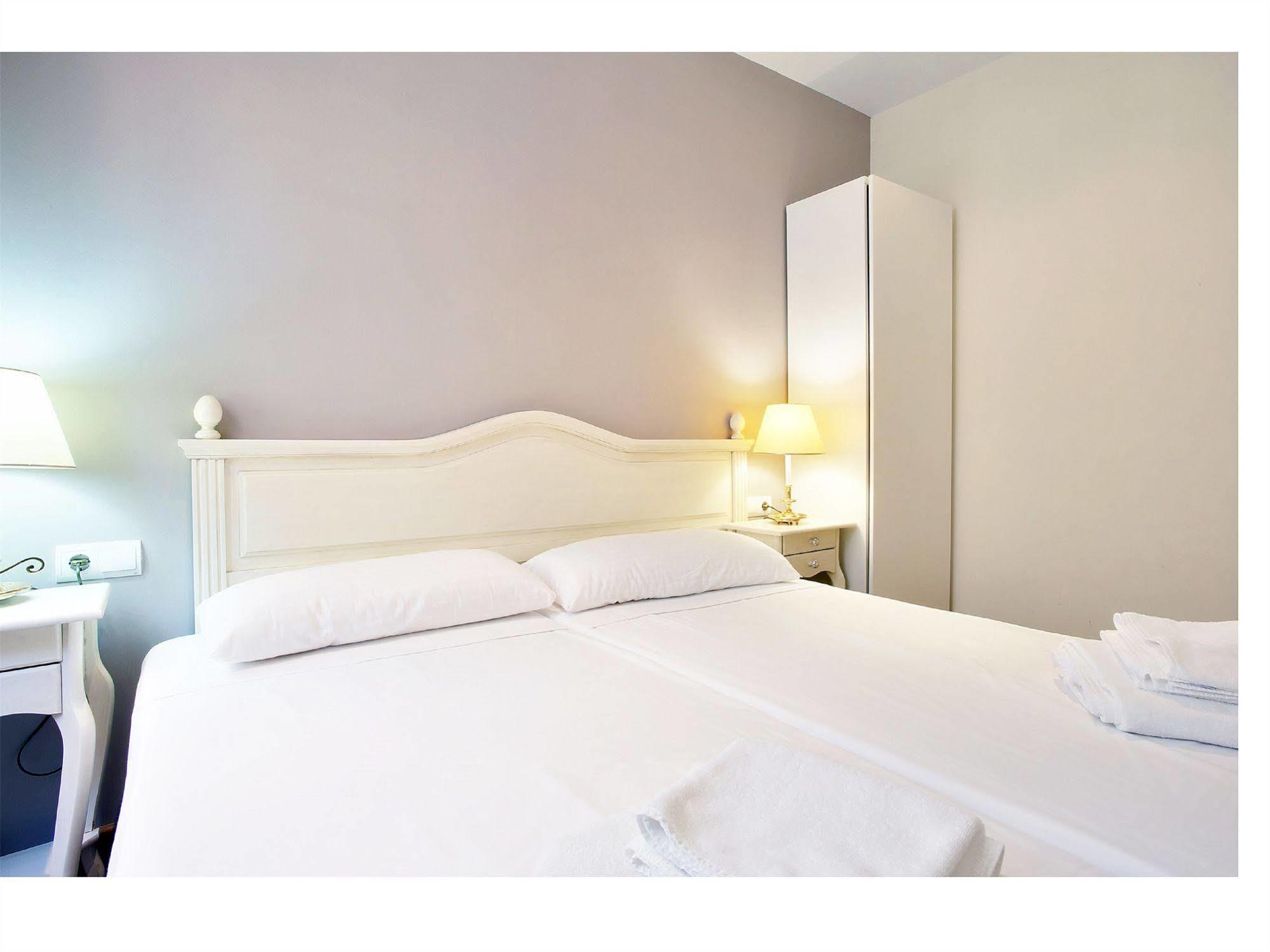 Apartamentos Unisierra Málaga Esterno foto